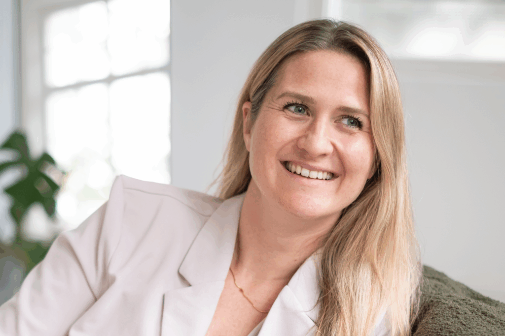 Vera Zumpano, Freelance Google Ads Managerin, spezialisiert auf zielgerichtete Online-Werbekampagnen.