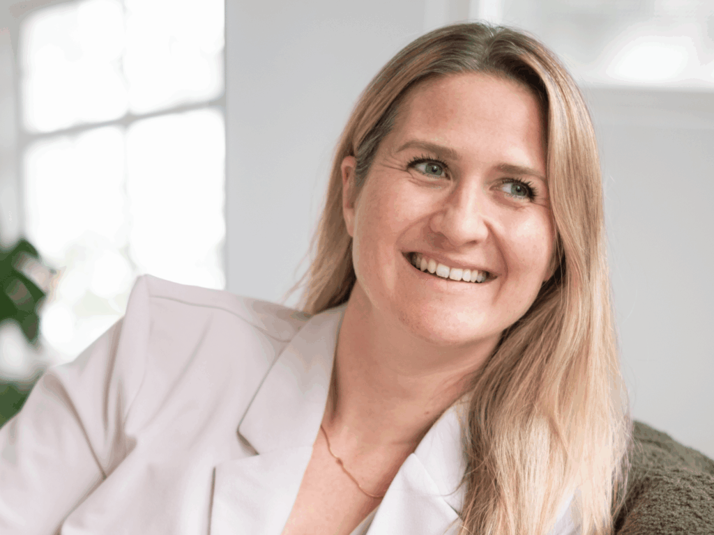 Vera Zumpano, Freelance Google Ads Managerin, spezialisiert auf zielgerichtete Online-Werbekampagnen.