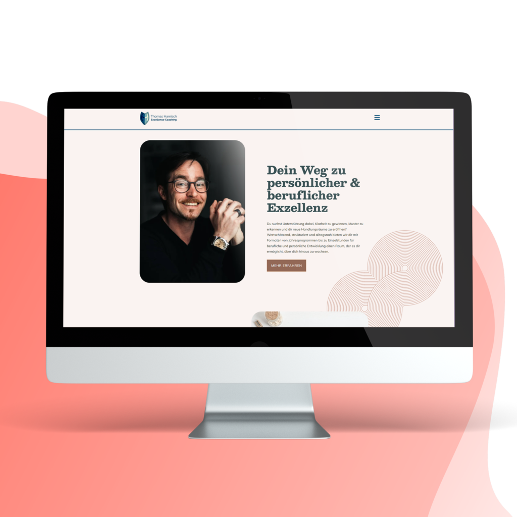 Desktop-Mockup der Startseite von Thomas Harnisch Excellence Coaching – entwickelt von der Marketing Gilde mit professionellem Webdesign, modernem Layout und zielgruppengerechtem Copywriting für Coaching- und Beratungsleistungen.