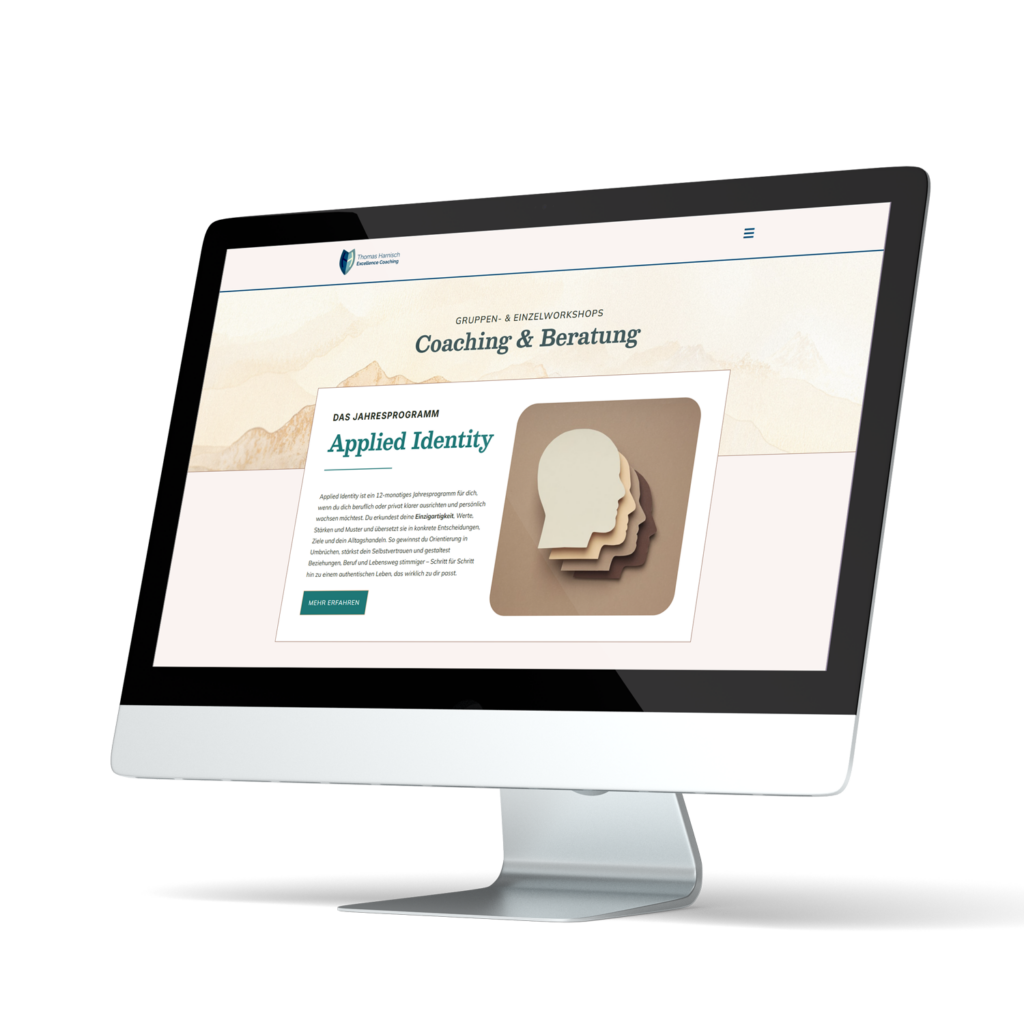 Desktop-Mockup der von der Marketing Gilde gestalteten Website für Thomas Harnisch Excellence Coaching – mit moderner Gestaltung für Coaching- und Beratungsangebote wie das Jahresprogramm "Applied Identity".